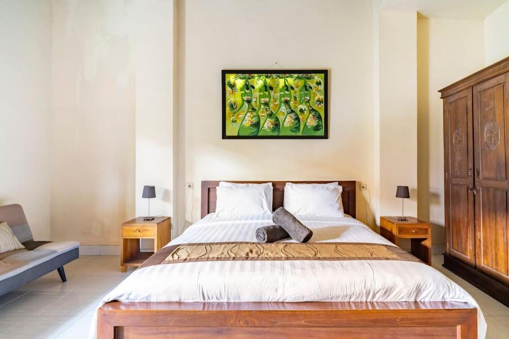 Villa Kenanga In Meninting By The Beach Mataram Exterior photo