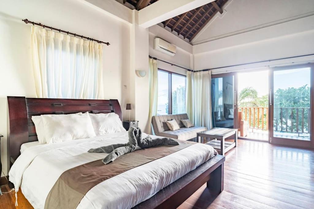 Villa Kenanga In Meninting By The Beach Mataram Exterior photo